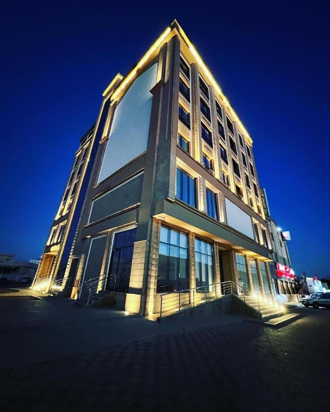 Royal Vista 3* ‘Ibrī
