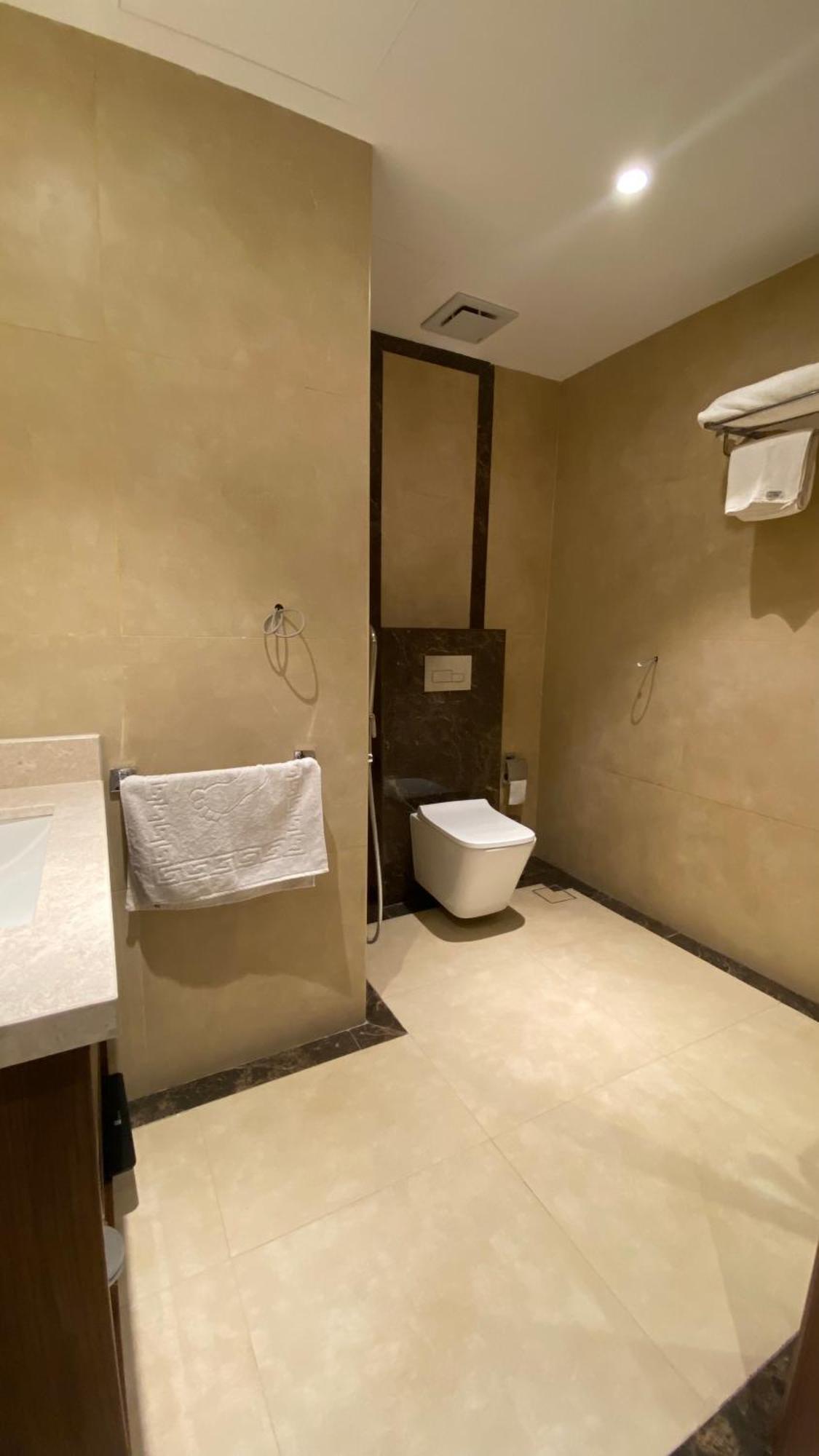Royal Vista Hotel 3*