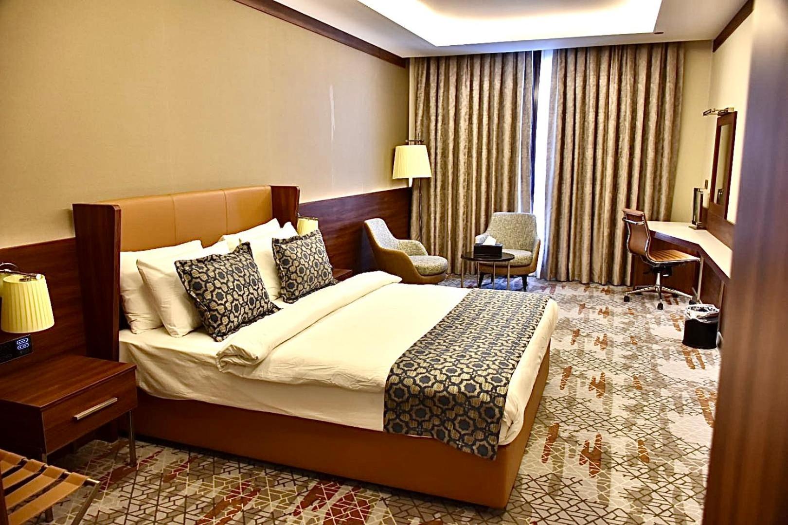 Royal Vista 3* ‘Ibrī