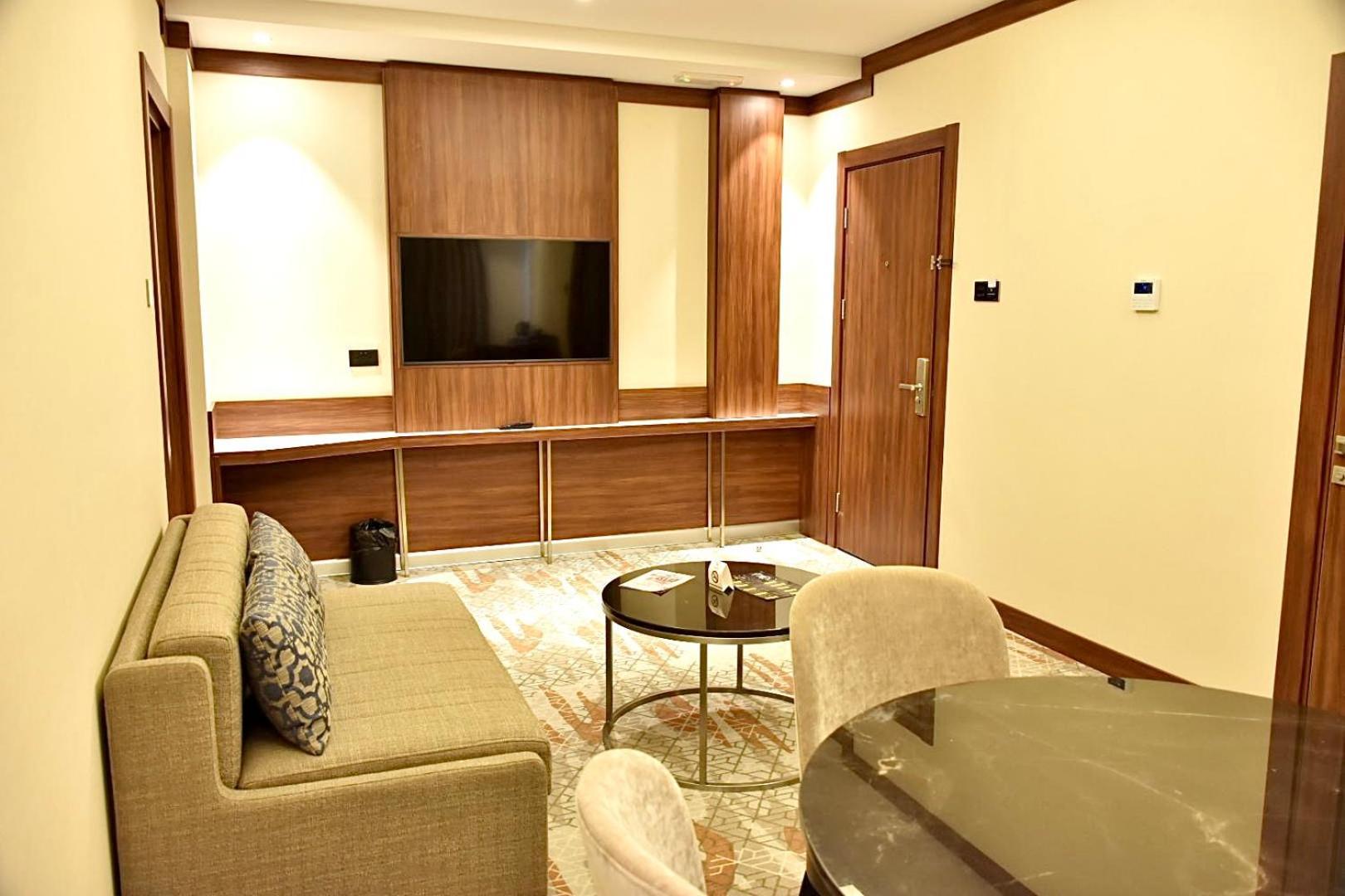 Royal Vista Hotel 3*