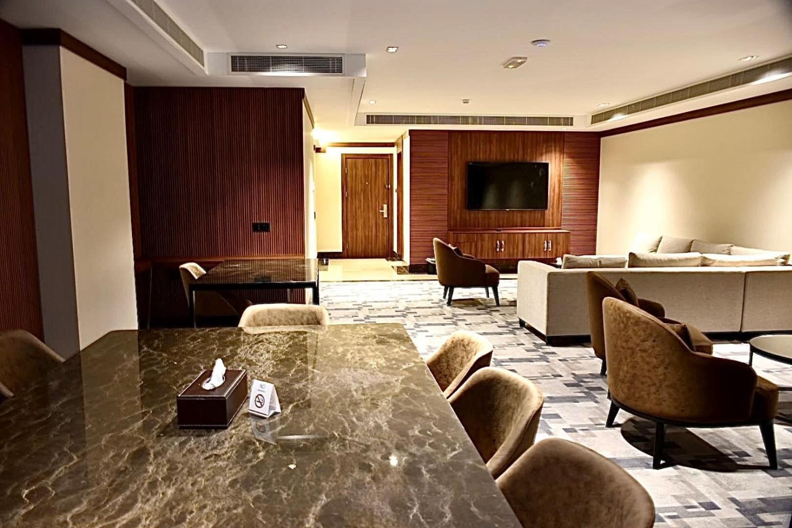 Royal Vista 3* ‘Ibrī